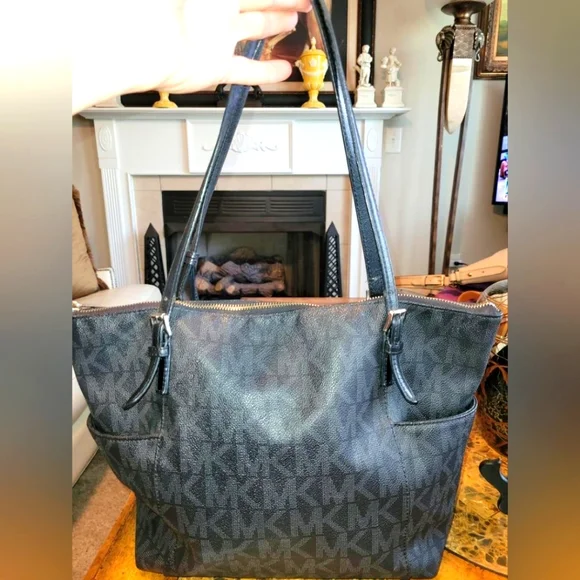 Michael Kors black monogram tote - Picture 7 of 15